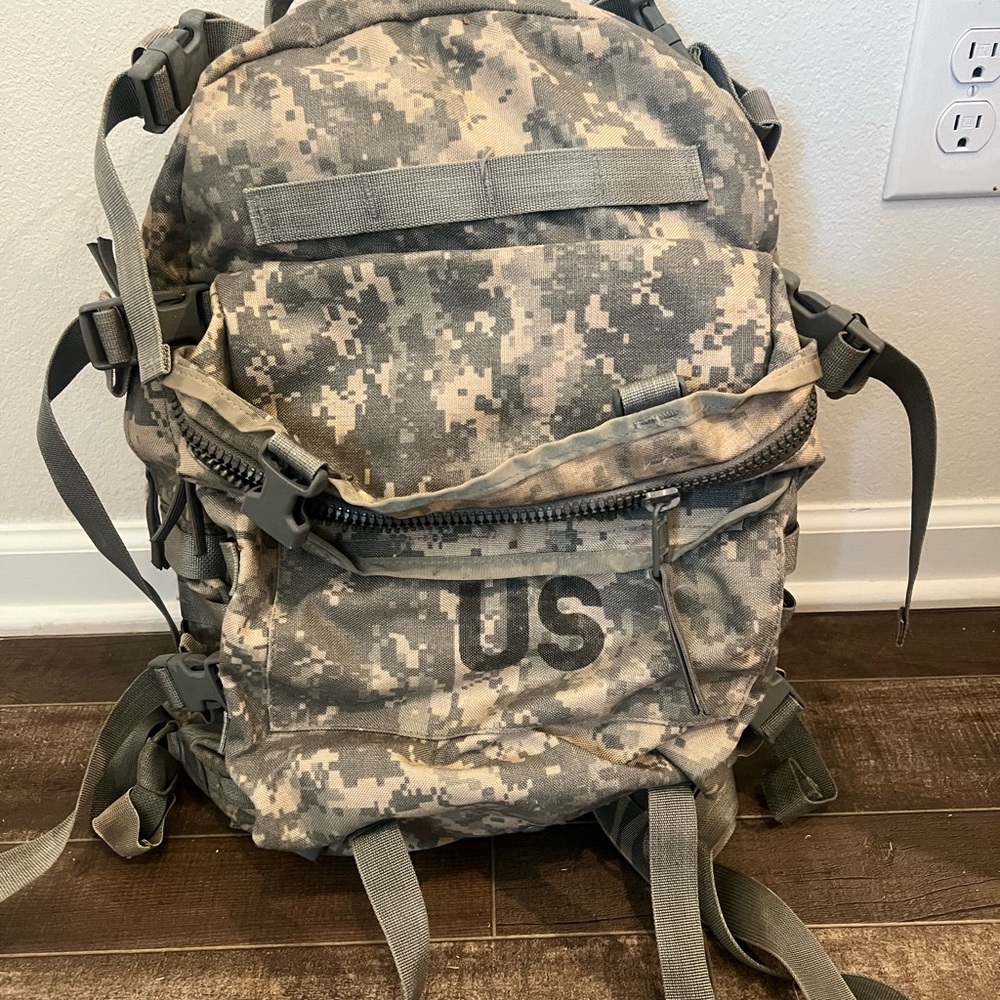 MOLLE Il RuckSack Backpack
MODULAR LIGHTWEIGHT
LOAD-CARRYING EQUIPMENT